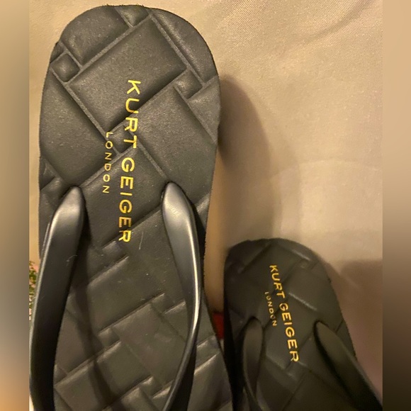 KURT GEIGER LONDON -never used
Kensington Wedge Flip Flops. Sold OUT in stores - Picture 8 of 10